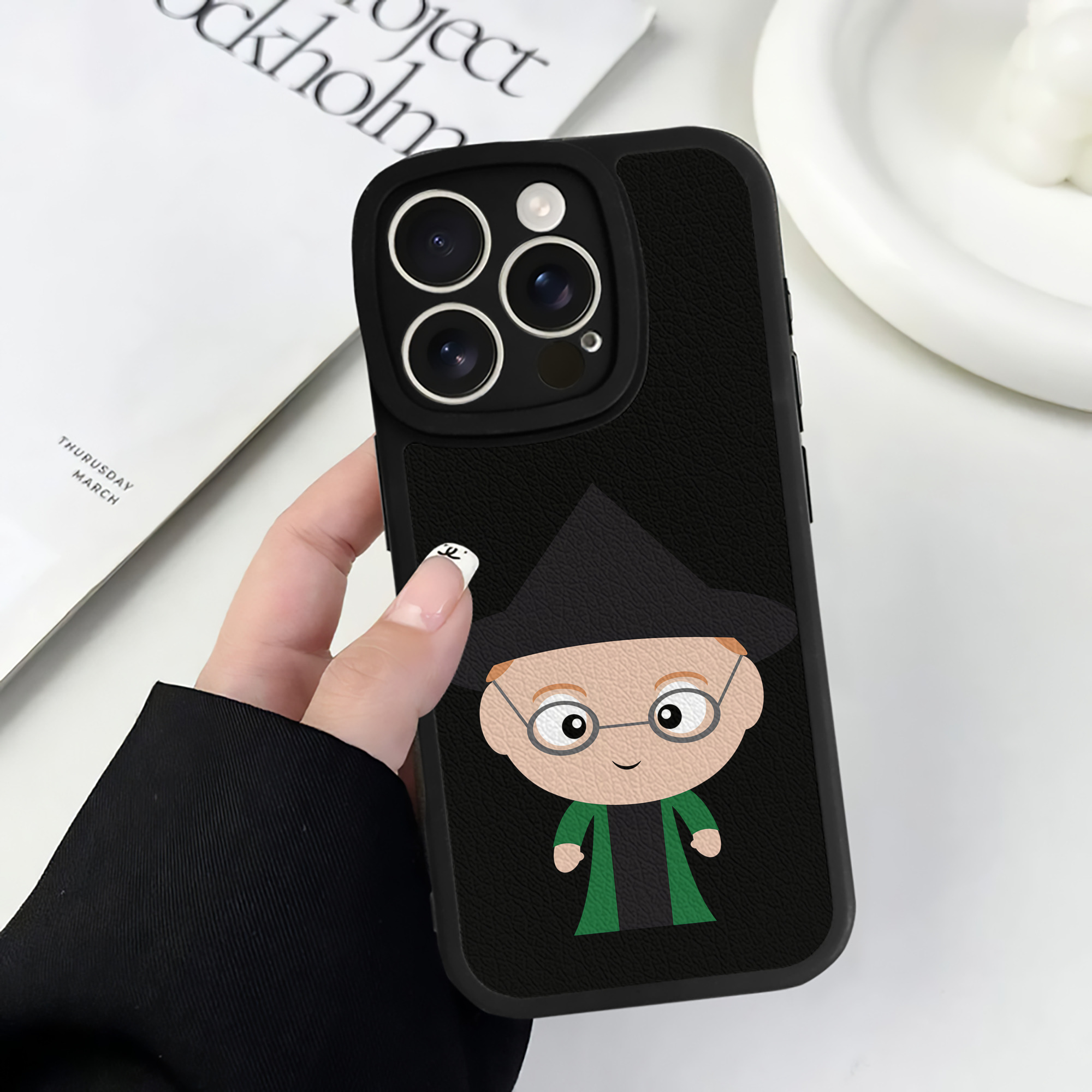 （画像用） Harry Potter ハリー・ポッターシリーズ 【iPhone 16シリーズ対応】シリコンスマホケース（レザー調） 材質：シリコン
